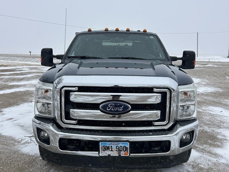 2016-ford-f350-xlt-image-2