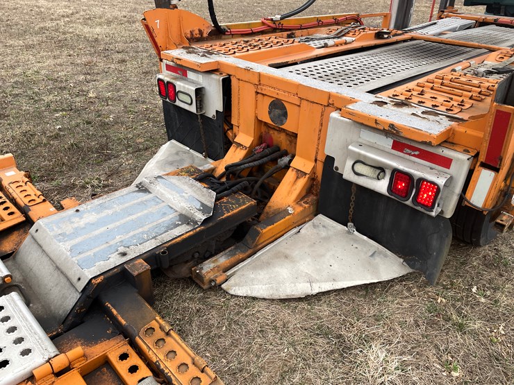 #110-•-2014-volvo-car-hauler-semi-and-trailer-(has-wi-title)-image-25