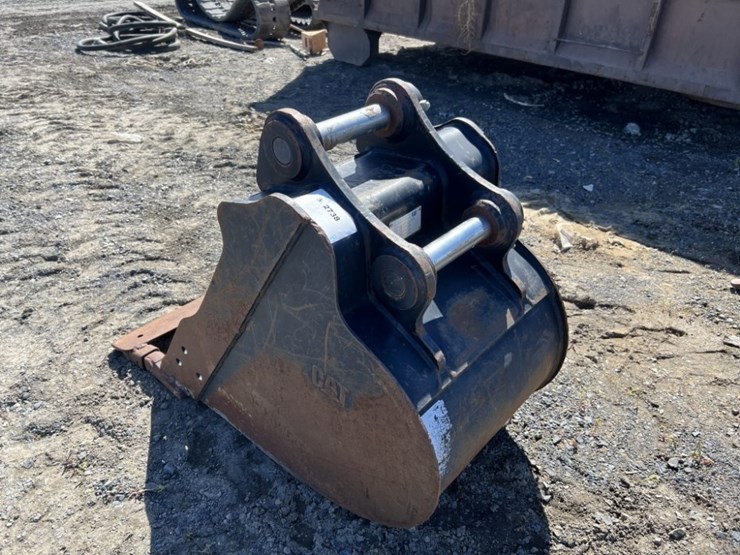cat-24"-dig-bucket-w/cutting-edge-image-4