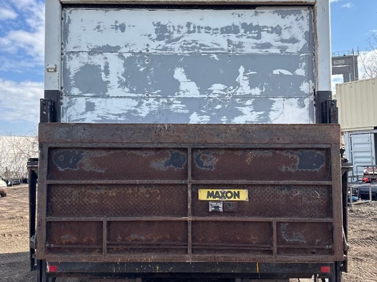 2006-isuzu-npr-image-8