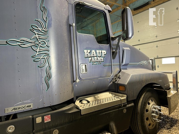 1996-kenworth-t600-image-6