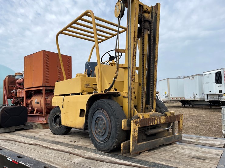 #170-•-baker-5000-lbs.-gasoline-powered-forklift-image-2