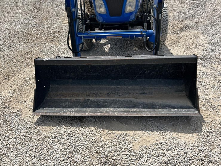 2016-new-holland-workmaster-33-image-9