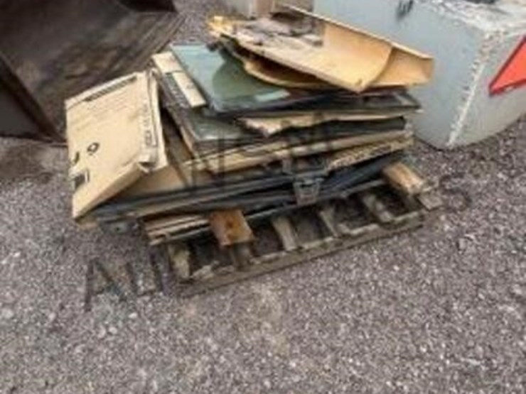 new-holland-lb115-image-56