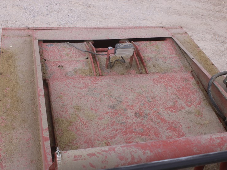 hesston-4910-image-44