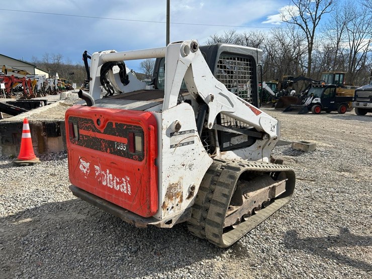 2019-bobcat-t595-image-4