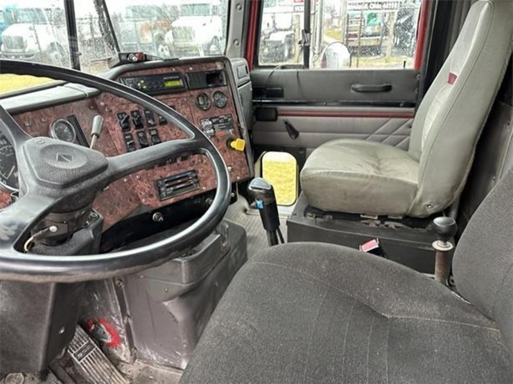 1999-international-paystar-5000-image-15