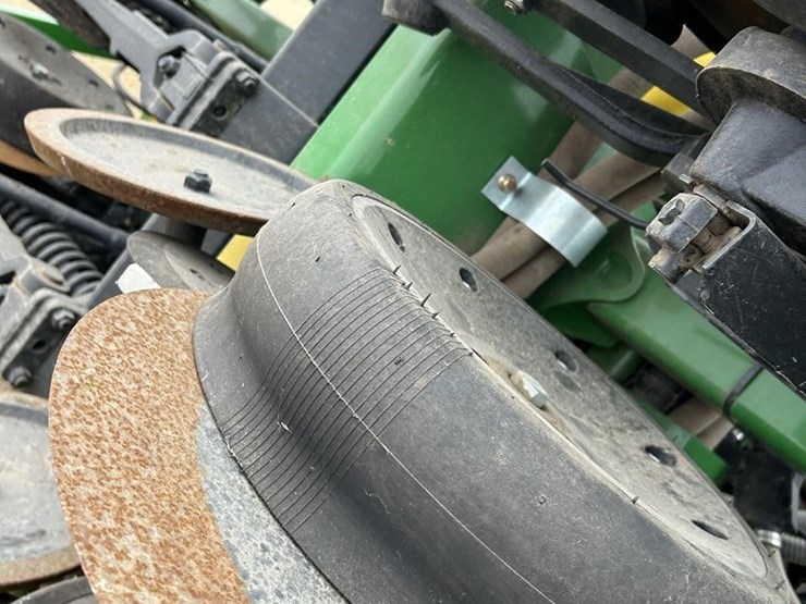 2014-john-deere-1990ccs-image-28