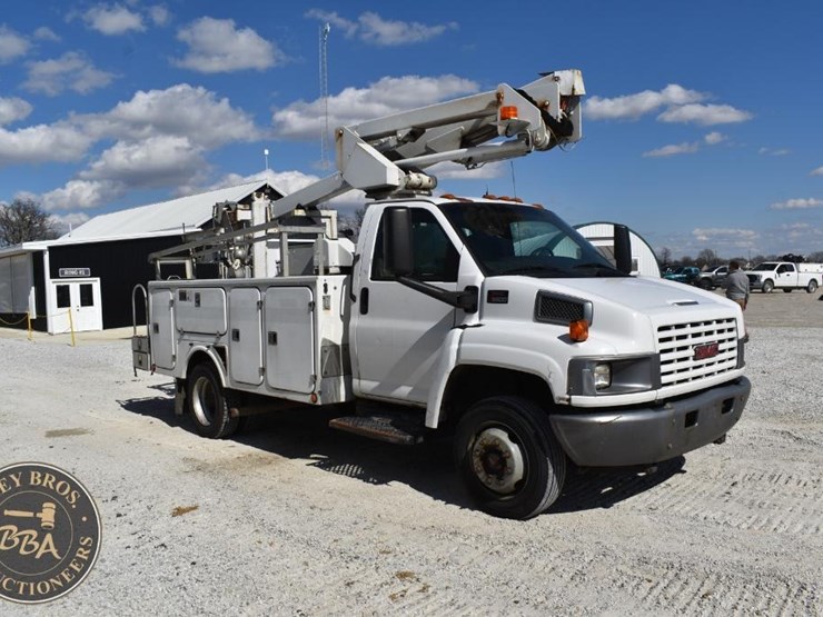 2005-gmc-topkick-image-12