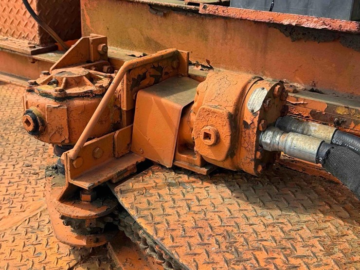 truck-mounted-drilling-rig-image-13