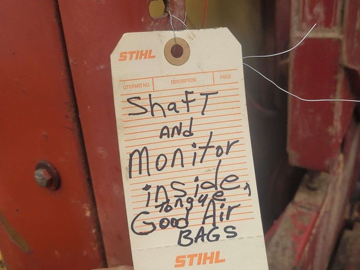 new-holland-853-image-10