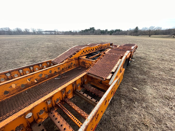 #154-•-2005-delavan-semi-truck-auto-hauler-trailer-(delay-in-title)-image-18