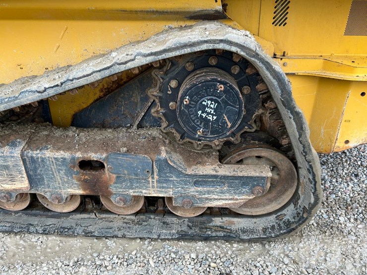 2020-deere-325g-image-19