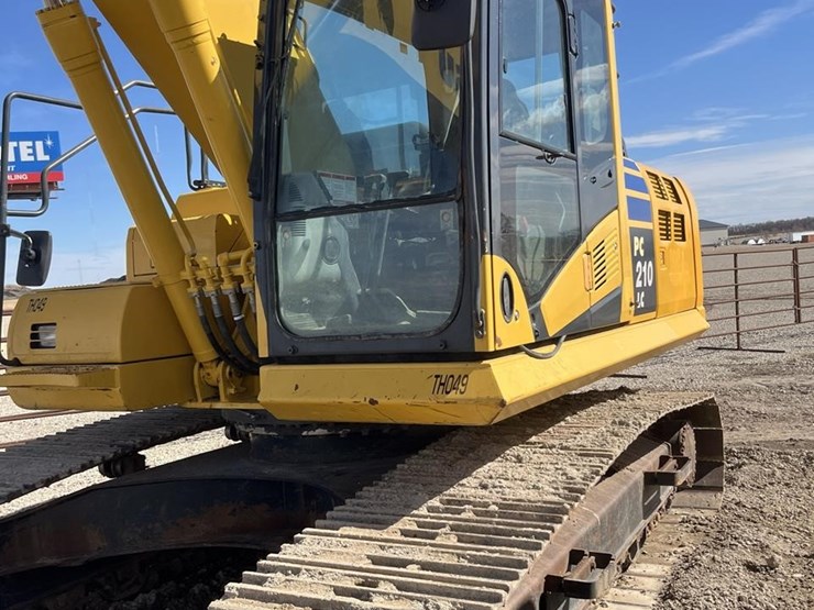 2018-komatsu-pc210-lc-11-image-2