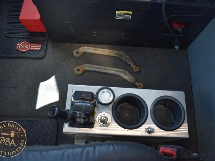 2019-kenworth-t880-image-46