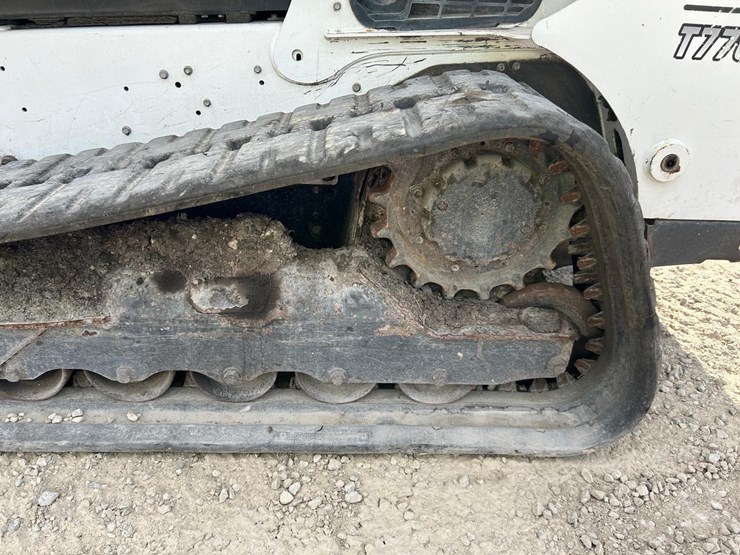 2021-bobcat-t770-image-18