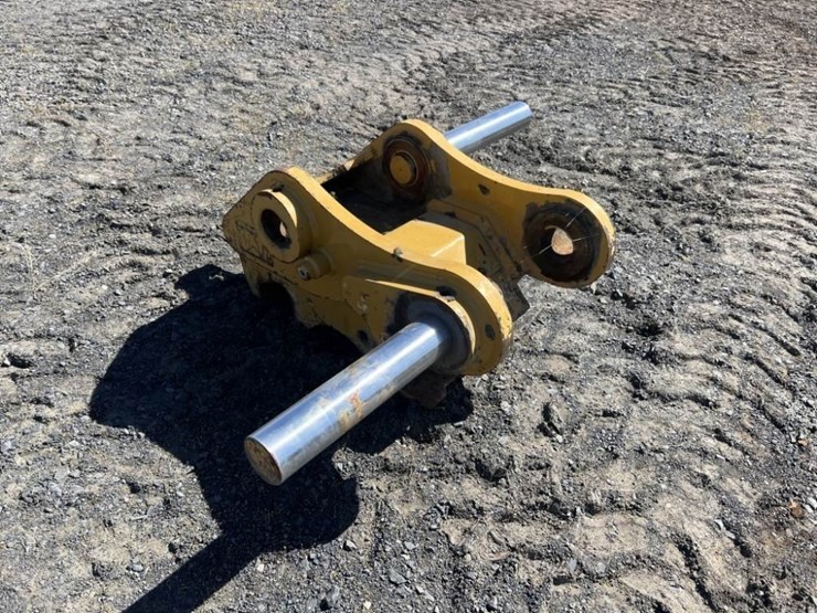 cat-quick-coupler-image-3