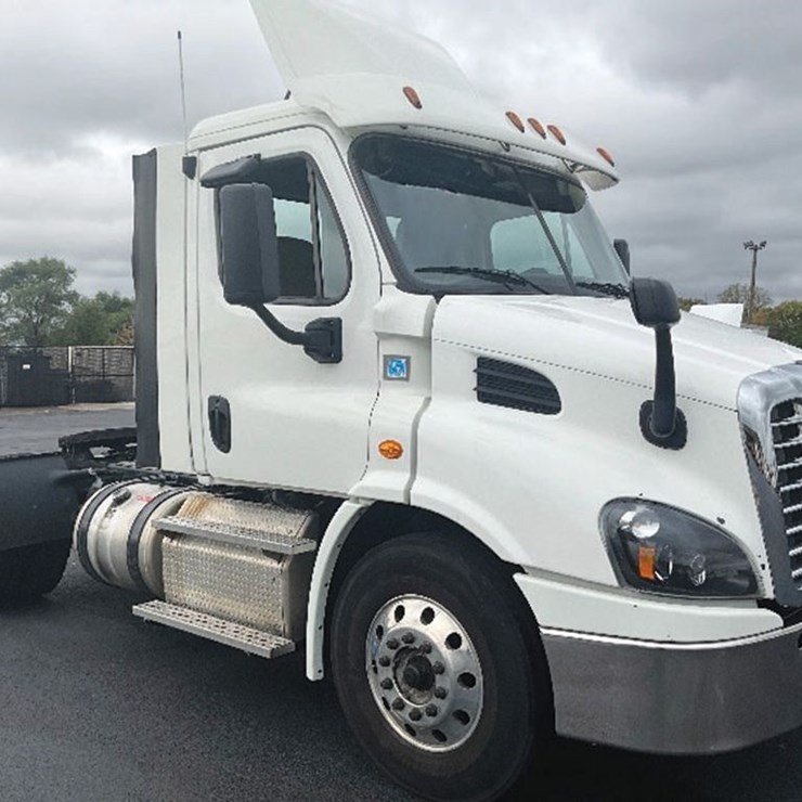 2017 FREIGHTLINER CASCADIA 113