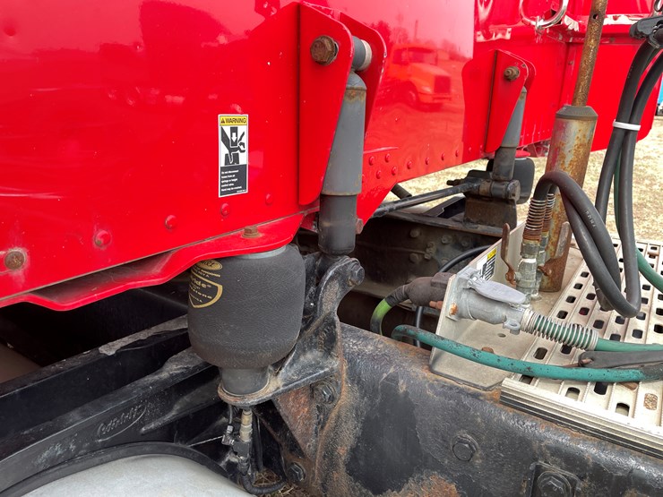 2008-peterbilt-386-image-38