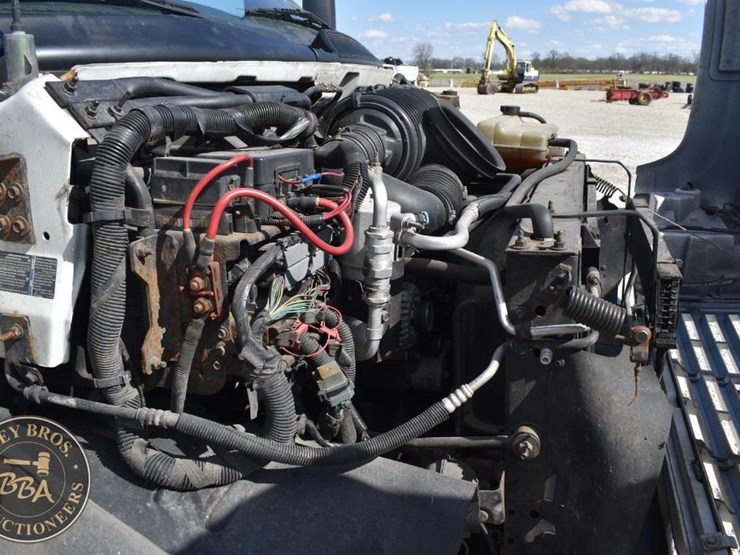 2005-gmc-topkick-image-33