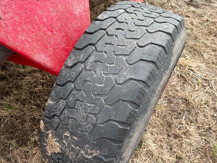 #211-•-slinger-style-manure-spreader-image-18