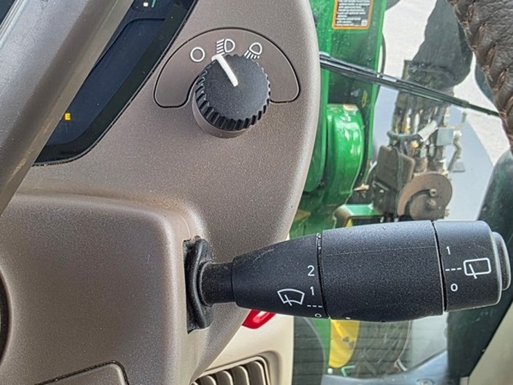 2021-john-deere-6230r-image-95