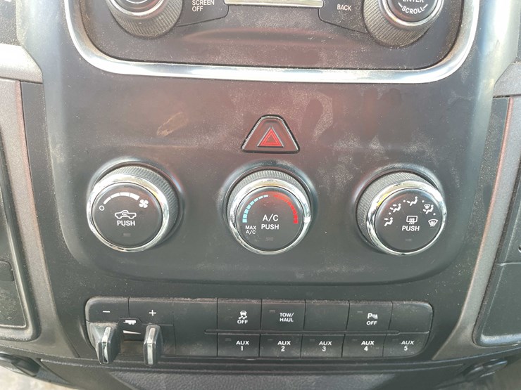 2015-dodge-2500-image-78