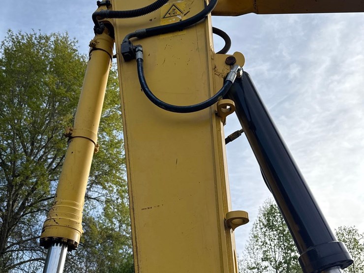 2018-komatsu-pc210-lc-11-image-11