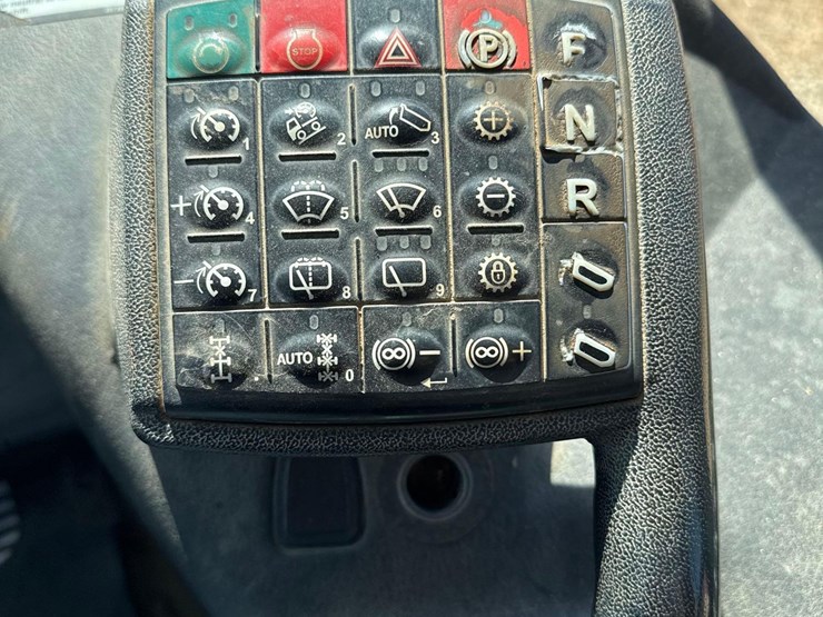 2012-deere-300d-ii-image-31