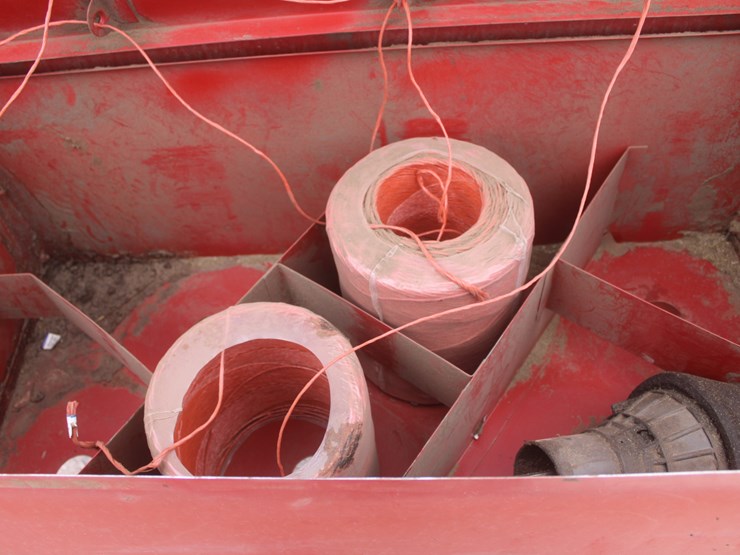 new-holland-580-image-59