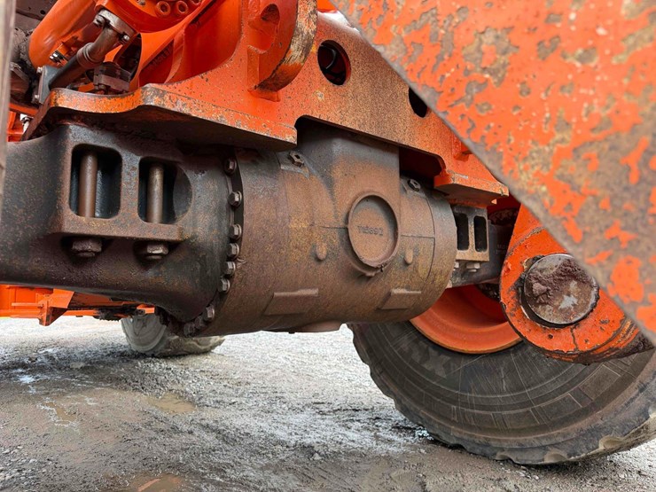 2019-hitachi-zw310-6-image-8