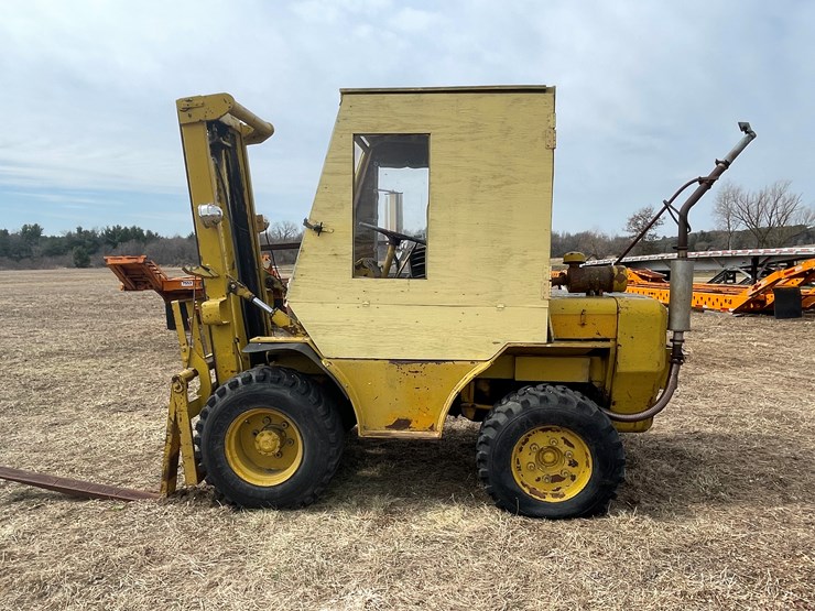 #173-•-otis-ut-50-gas-powered-rough-terrain-forklift-image-7