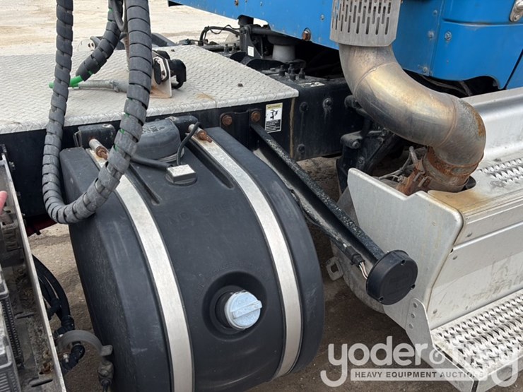 2018-peterbilt-579-image-94