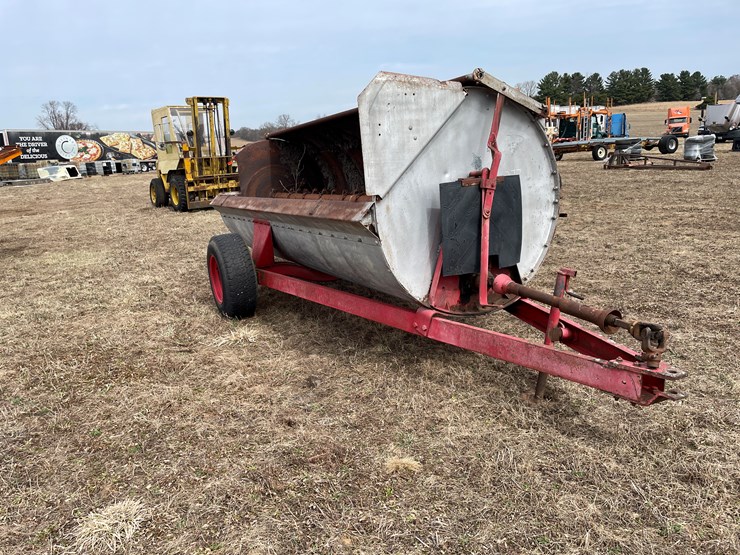 #211-•-slinger-style-manure-spreader-image-2
