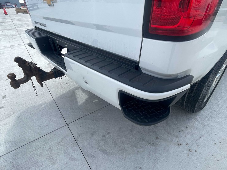 2017-chevrolet-1500-image-21