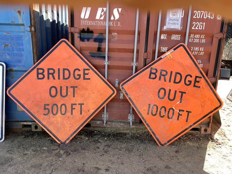 #3932-•-(2)-metal-retired-road-signs-image-1