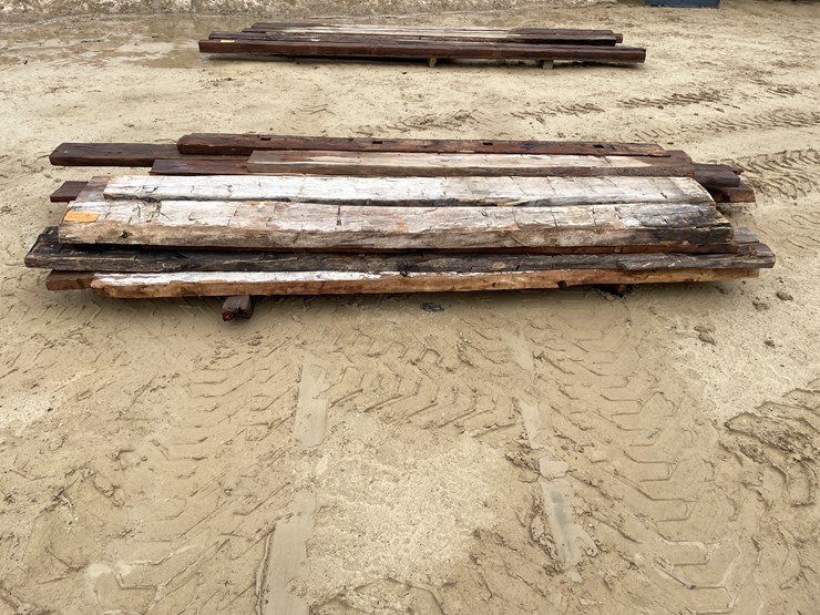 #3979-•-(15)-hand-hewn-barn-beam-face-boards-image-2
