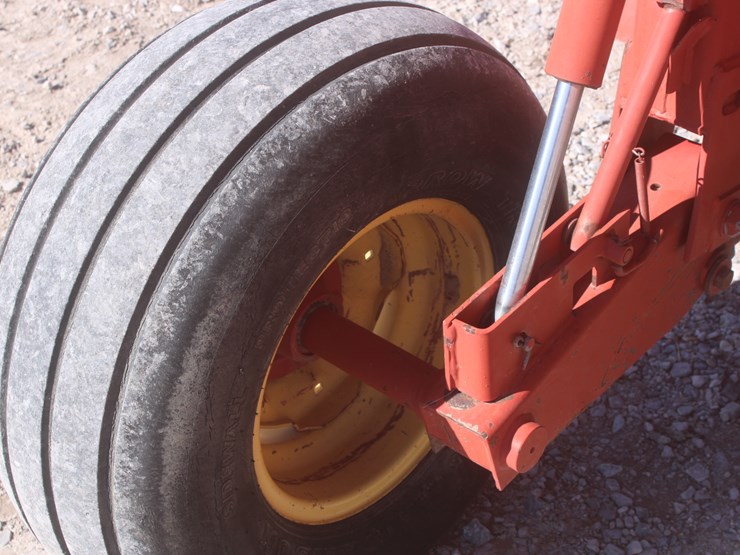 new-holland-1431-image-25