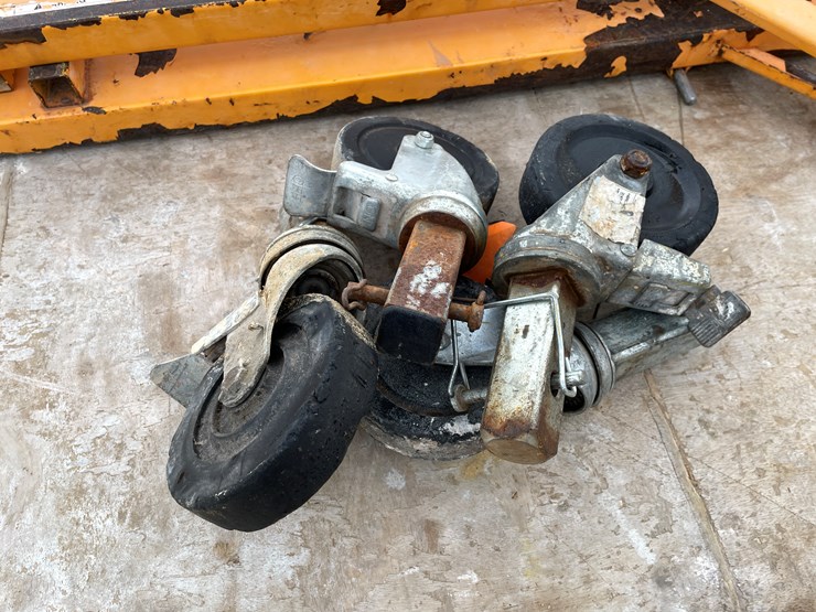 #3948-•-(2)-rolling-bil-jax-scaffolding-image-11