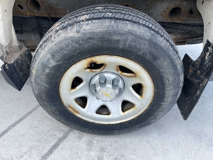 2015-chevrolet-1500-image-24