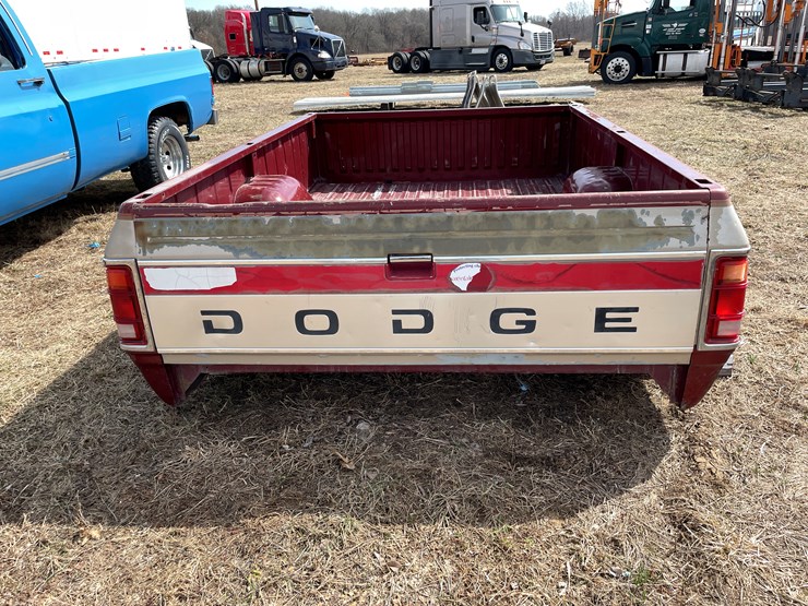 #10731-•-1985-dodge-8'-pickup-box-image-6