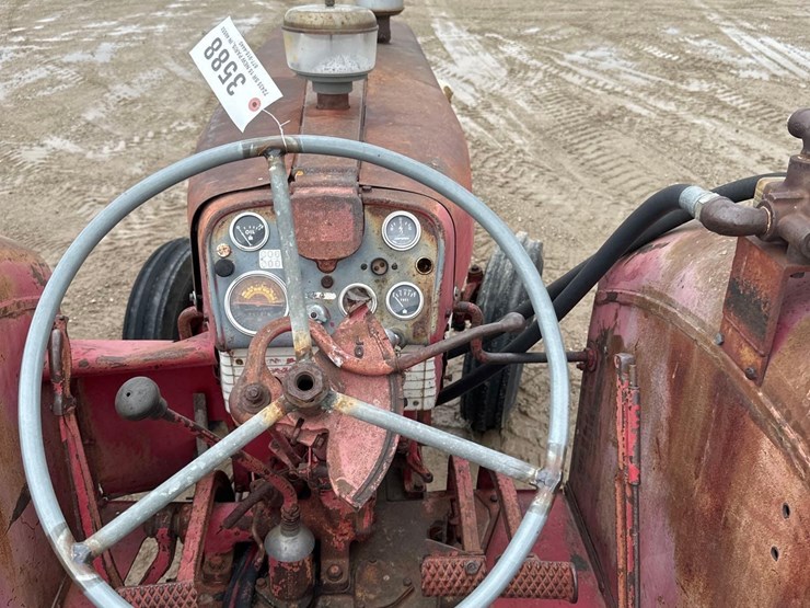 case-ih-560-image-14