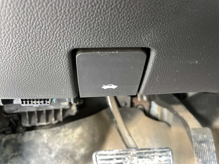 2015-chevrolet-1500-image-64