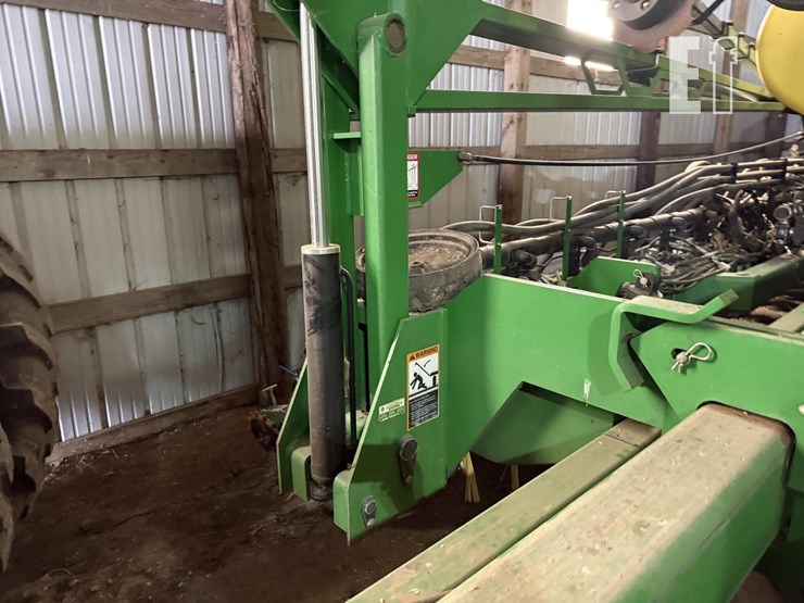 2010-john-deere-db60-image-6