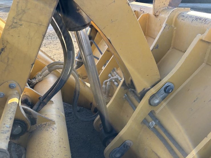 caterpillar-415f2-il-image-14