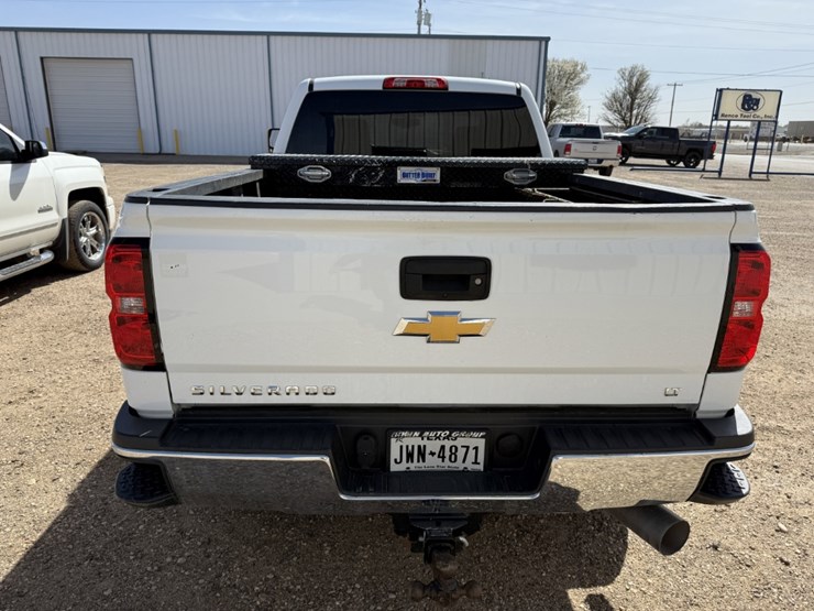 2017-chevrolet-silverado-2500hd-image-8