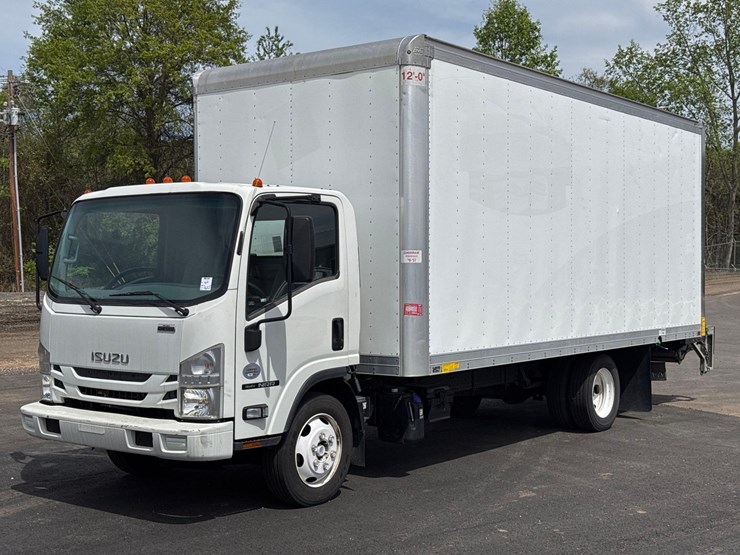 2022-isuzu-nrr-image-1