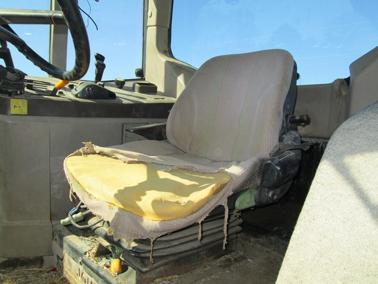 john-deere-6215-image-36