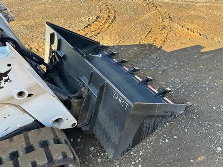 wildcat-68"-skid-steer-high-capacity-tooth-bucket-image-5