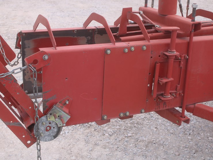 new-holland-580-image-52